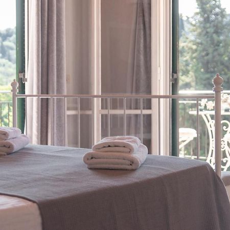 Ilia'S Holiday Home Peritheia Екстер'єр фото