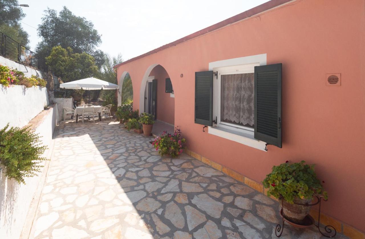 Ilia'S Holiday Home Peritheia Екстер'єр фото