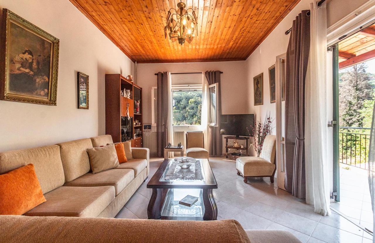 Ilia'S Holiday Home Peritheia Екстер'єр фото